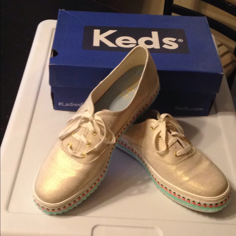 Keds Triple Hula Sneaker 9M